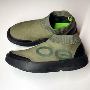 OOFOS Mens OOmg eeZee Low Shoe Green/ Black Slip On Size- 10